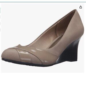 LifeStride Women's Rizzo Wedge Pump